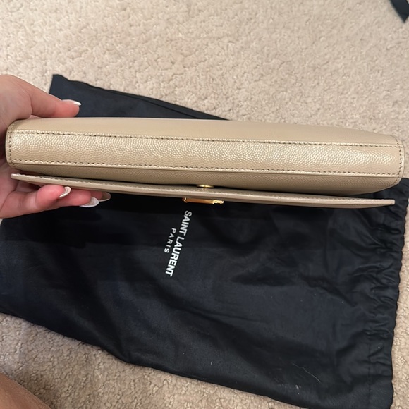 Saint Laurent Medium Leather Shoulder Bag - LIKE NEW - Picture 3 of 6